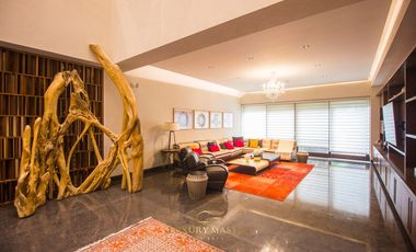 Casa en Renta en la Colonia Seattle con alberca y elevador moderna