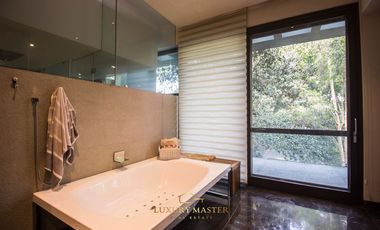 Casa en Renta en la Colonia Seattle con alberca y elevador moderna