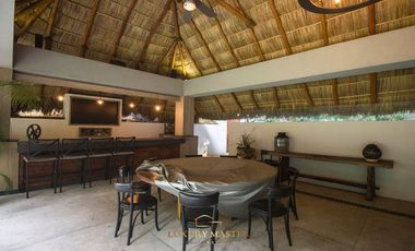 Casa en Renta en la Colonia Seattle con alberca y elevador moderna