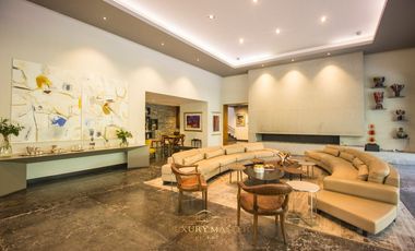 Casa en Renta en la Colonia Seattle con alberca y elevador moderna