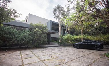 Casa en Renta en la Colonia Seattle con alberca y elevador moderna