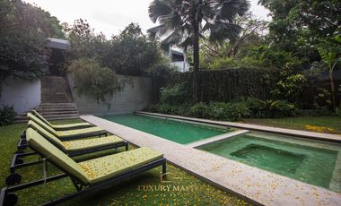 Casa en Renta en la Colonia Seattle con alberca y elevador moderna