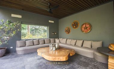 Casa en Renta en la Colonia Seattle con alberca y elevador moderna