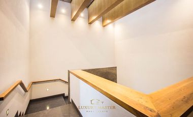 Casa en Renta en la Colonia Seattle con alberca y elevador moderna