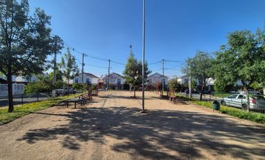 Casa en venta 2D y 1B. Lomas del Maipo condominio cerrado