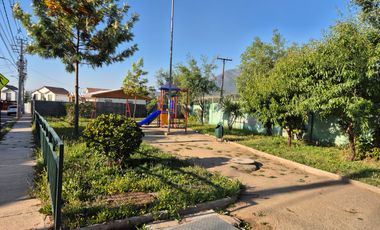 Casa en venta 2D y 1B. Lomas del Maipo condominio cerrado