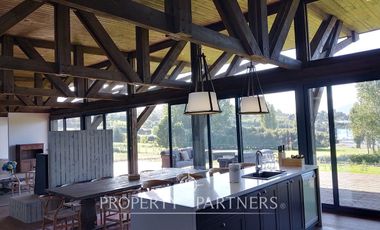 Espectacular casa a pasos del lago Ranco