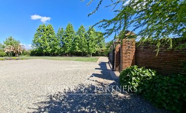 Gran casa en exclusivo sector