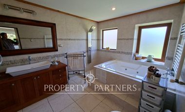 Gran casa en exclusivo sector