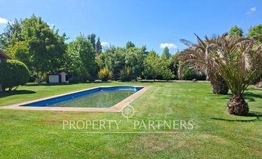 Gran casa en exclusivo sector