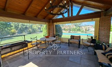 Gran casa en exclusivo sector