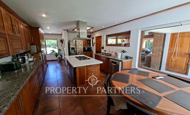 Gran casa en exclusivo sector