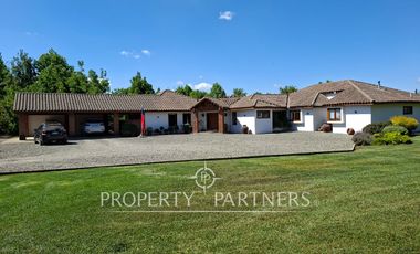 Gran casa en exclusivo sector