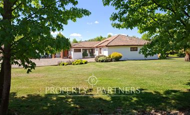 Gran casa en exclusivo sector