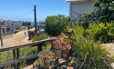 Linda casa a 1 cuadra de playa Laguna de Zapallar