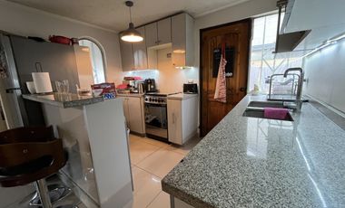 VENDO CASA  CON PRIVILEGIADA UBICACIÓN  EN VILLA GALILEA DE LOS ÁNGELES