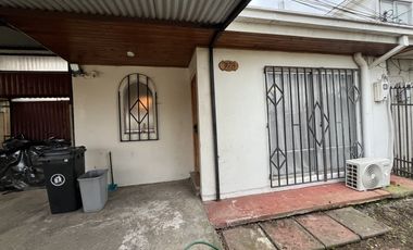 VENDO CASA  CON PRIVILEGIADA UBICACIÓN  EN VILLA GALILEA DE LOS ÁNGELES