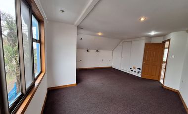 VENDO EXTRAORDINARIA CASA  DE 140 M2