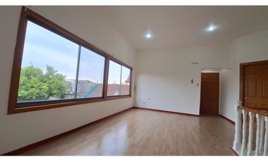 VENDO EXTRAORDINARIA CASA  DE 140 M2