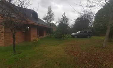 VENDO PARCELA CON CASA Y PISCINA A 5 MINUTOS DE LOS ÁNGELES