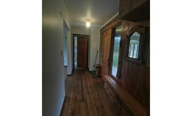 VENDO PARCELA CON CASA Y PISCINA A 5 MINUTOS DE LOS ÁNGELES