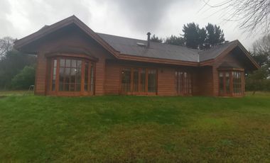 VENDO PARCELA CON CASA Y PISCINA A 5 MINUTOS DE LOS ÁNGELES