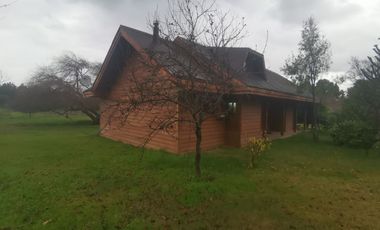 VENDO PARCELA CON CASA Y PISCINA A 5 MINUTOS DE LOS ÁNGELES