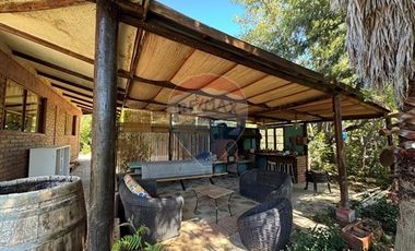 CASA CON PARCELA DE 44 HECTAREAS