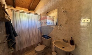 CASA CON PARCELA DE 44 HECTAREAS