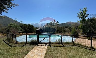 CASA CON PARCELA DE 44 HECTAREAS