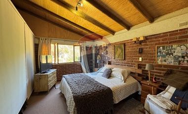 CASA CON PARCELA DE 44 HECTAREAS