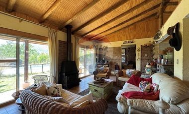 CASA CON PARCELA DE 44 HECTAREAS