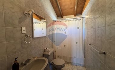 CASA CON PARCELA DE 44 HECTAREAS