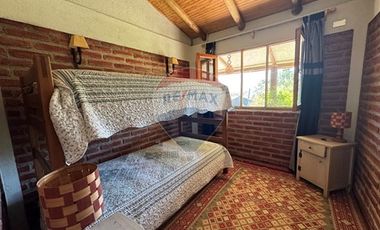 CASA CON PARCELA DE 44 HECTAREAS