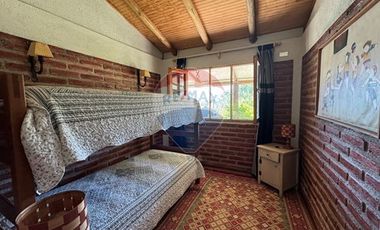 CASA CON PARCELA DE 44 HECTAREAS