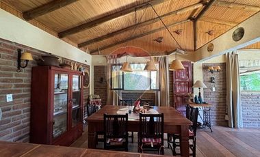 CASA CON PARCELA DE 44 HECTAREAS