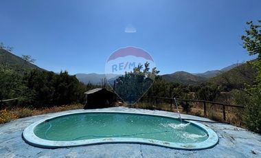 CASA CON PARCELA DE 44 HECTAREAS