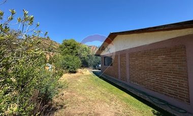 CASA CON PARCELA DE 44 HECTAREAS