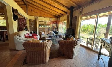 CASA CON PARCELA DE 44 HECTAREAS