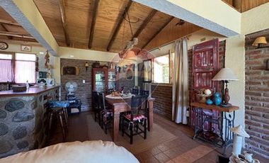 CASA CON PARCELA DE 44 HECTAREAS