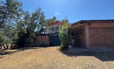 CASA CON PARCELA DE 44 HECTAREAS