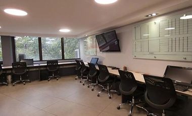 METRO LOS LEONES EXCELENTE OFICINA