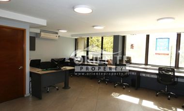 METRO LOS LEONES EXCELENTE OFICINA