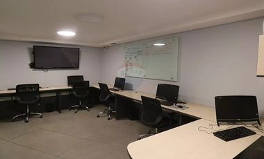 METRO LOS LEONES EXCELENTE OFICINA