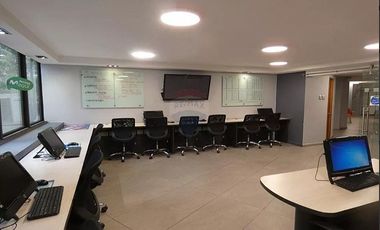 METRO LOS LEONES EXCELENTE OFICINA