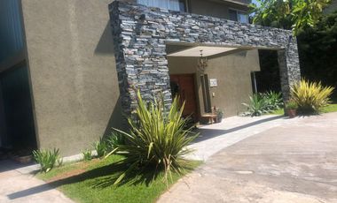 Venta Casa 6 amb a La Laguna barrio Santa Teresa Villanueva Tigre