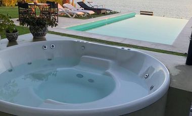 Venta Casa 6 amb a La Laguna barrio Santa Teresa Villanueva Tigre