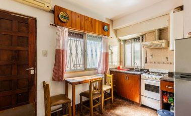 Casa multifamiliar en venta de 6 ambientes con Patio, Terraza y Quincho con parrilla