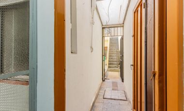 Casa multifamiliar en venta de 6 ambientes con Patio, Terraza y Quincho con parrilla