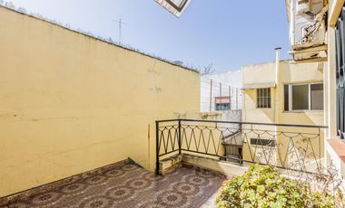 Casa multifamiliar en venta de 6 ambientes con Patio, Terraza y Quincho con parrilla